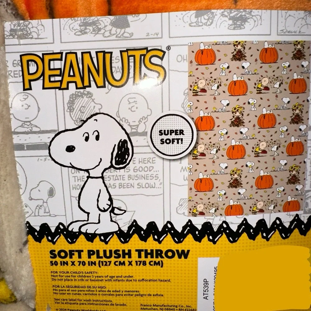 Peanuts Snoopy Fall Leaves & Pumpkin Plush Throw Blanket